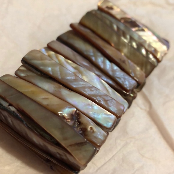 Shell Bangle Bracelet - Picture 3 of 6